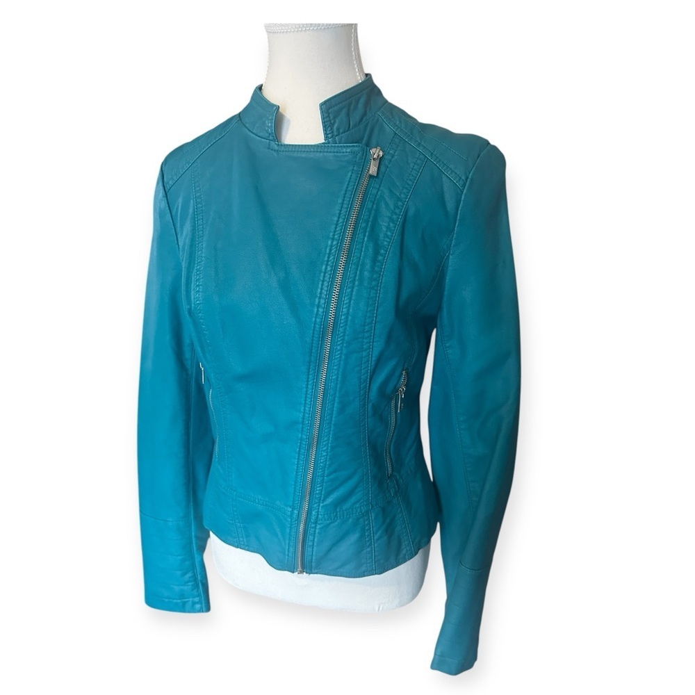 Black Rivet pleather jacket from Wilson Leather. In a turquoise blue. Sz small